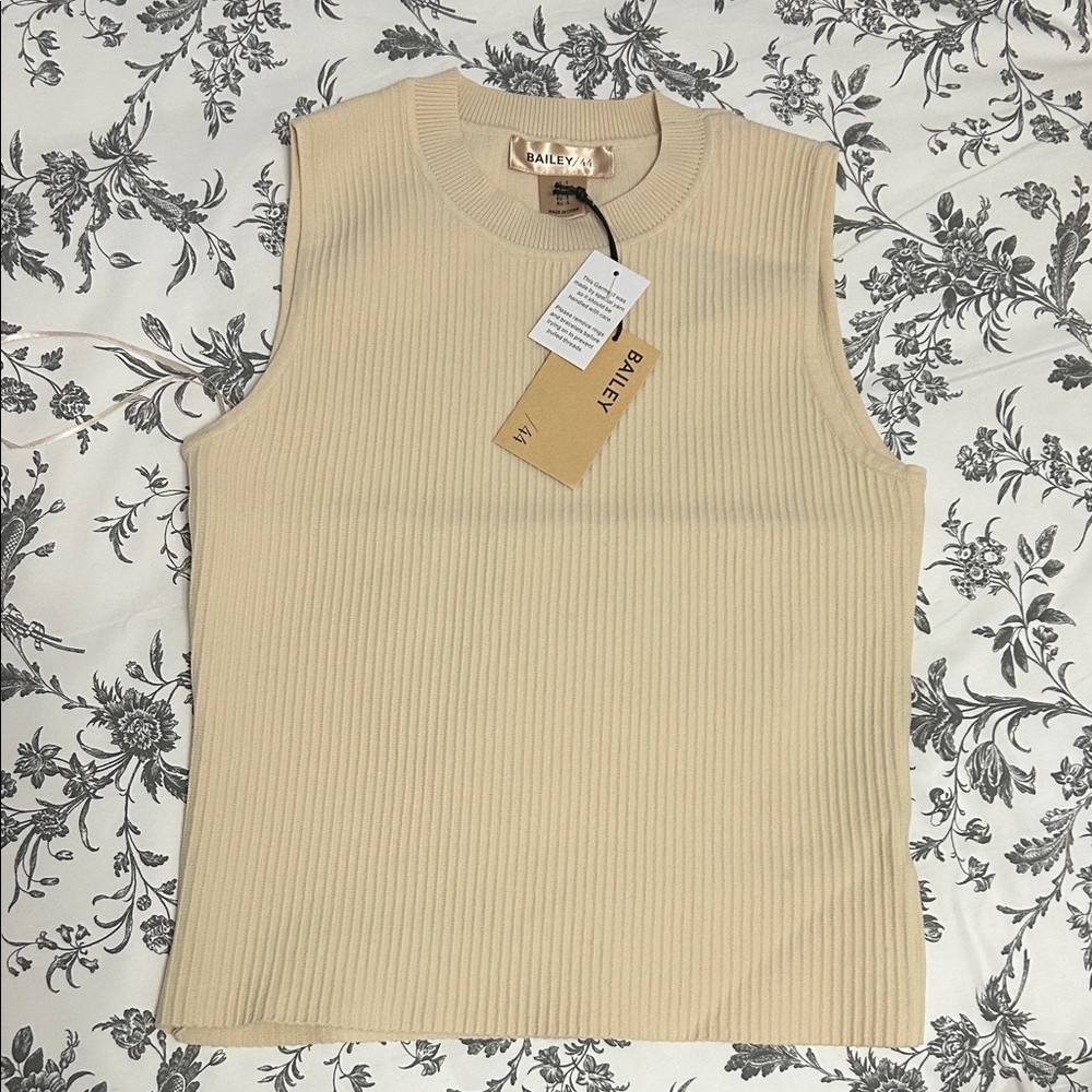 NWT Bailey 44 Fitted Cream Ribbed Sleeveless top